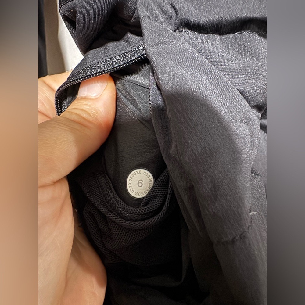 lululemon athletica Midnight Black Puffer Jacket - Picture 9 of 10